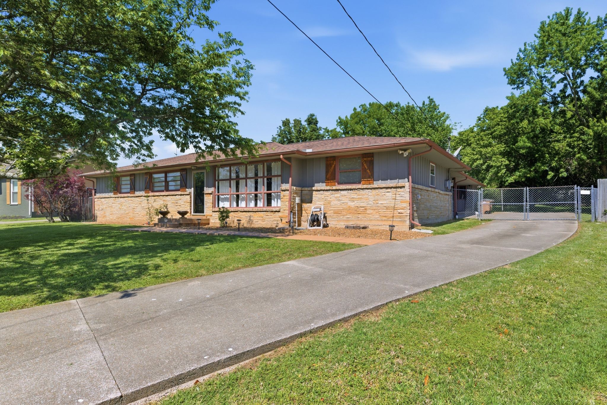 1047 Mitchell Road Nashville, TN 37206 - Photo 3 of 42 Gallery Image 3