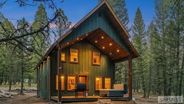 $950,000 | 3542 Glen Tree Drive, Island Park, ID 83429