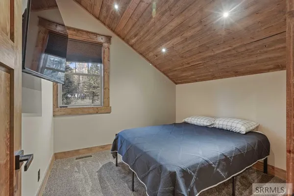 $950,000 | 3542 Glen Tree Drive, Island Park, ID 83429