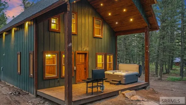 $950,000 | 3542 Glen Tree Drive, Island Park, ID 83429