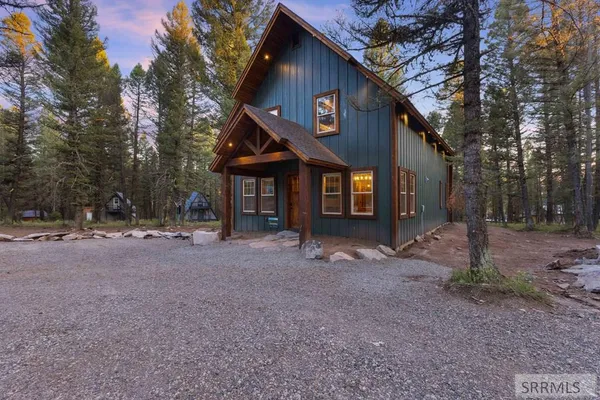$950,000 | 3542 Glen Tree Drive, Island Park, ID 83429