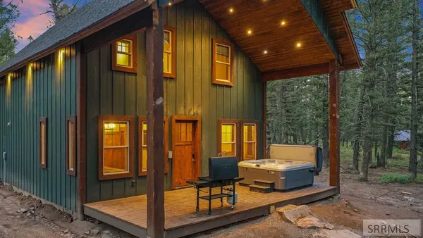 $950,000 | 3542 Glen Tree Drive, Island Park, ID 83429