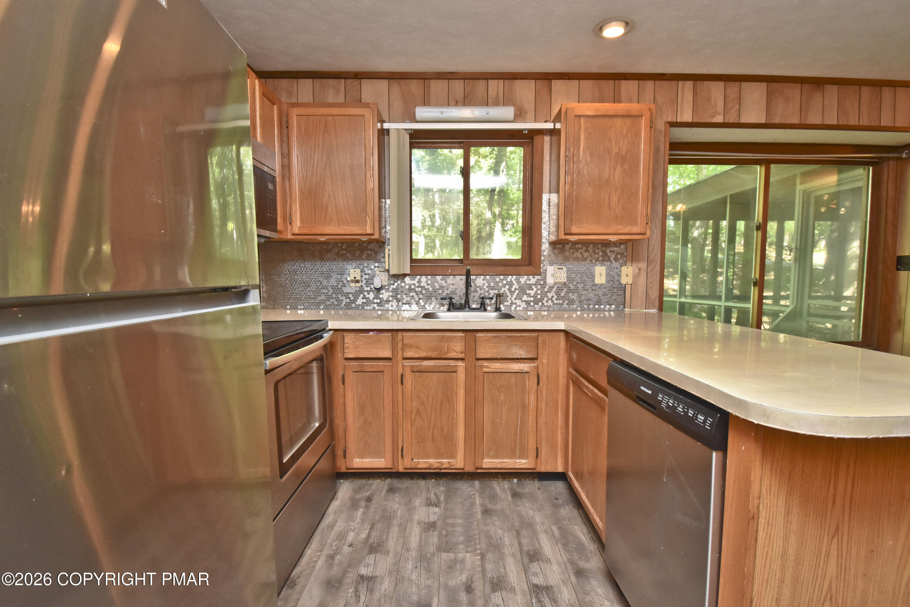 148 Manchester Drive Bushkill, PA 18324 - Photo 12 of 35 3 Kitchen (5)