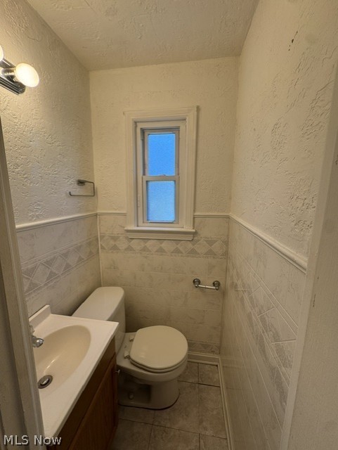 1920 Revere Road Cleveland, OH 44118 - Photo 8 of 10 Bathroom
