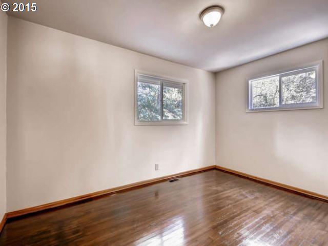 6444 Southwest Radcliff Street Portland, OR 97219 - Photo 11 of 16 Gallery Image 11