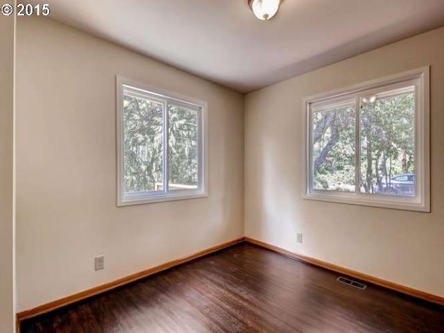 6444 Southwest Radcliff Street Portland, OR 97219 - Photo 12 of 16 Gallery Image 12