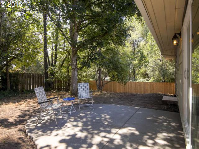 6444 Southwest Radcliff Street Portland, OR 97219 - Photo 13 of 16 Gallery Image 13