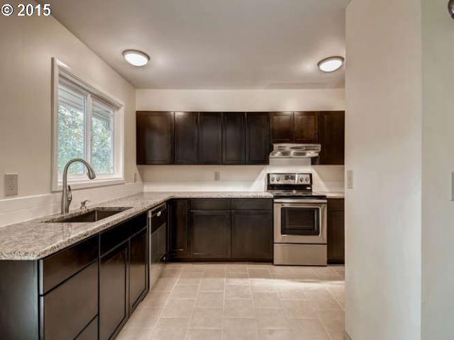 6444 Southwest Radcliff Street Portland, OR 97219 - Photo 6 of 16 Gallery Image 6