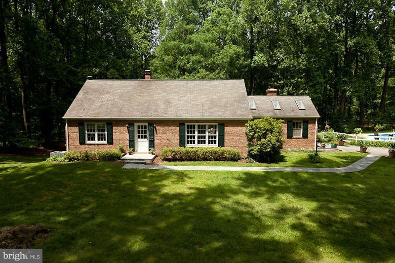 470 Ednor Road Ashton, MD 20861 - Photo 1 of 30 Exterior (Front)