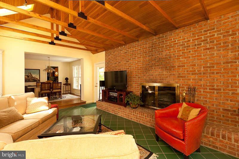470 Ednor Road Ashton, MD 20861 - Photo 15 of 30 Family Room