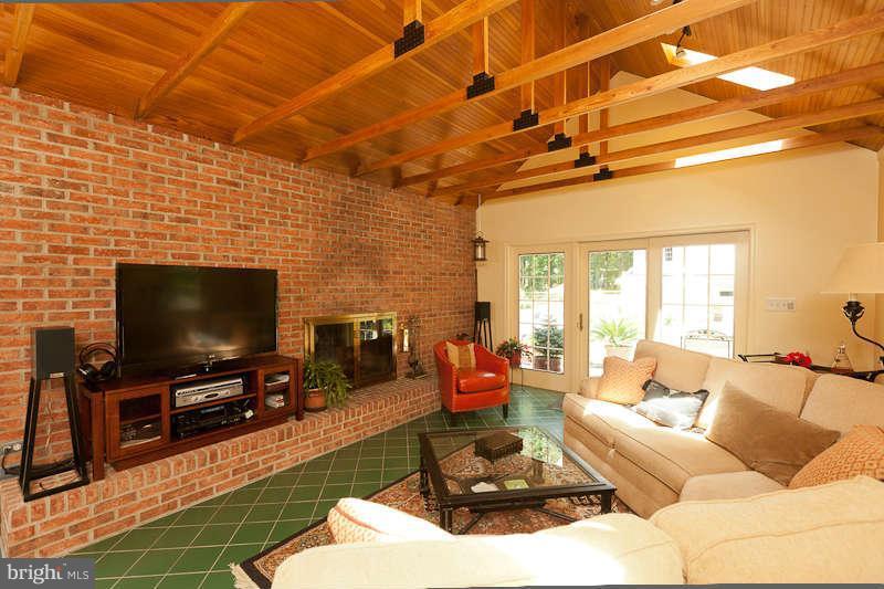 470 Ednor Road Ashton, MD 20861 - Photo 16 of 30 Family Room