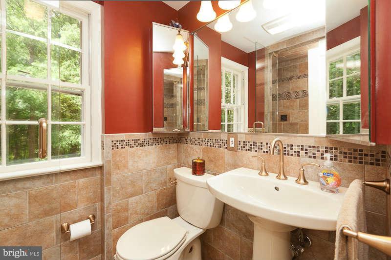470 Ednor Road Ashton, MD 20861 - Photo 23 of 30 Bath