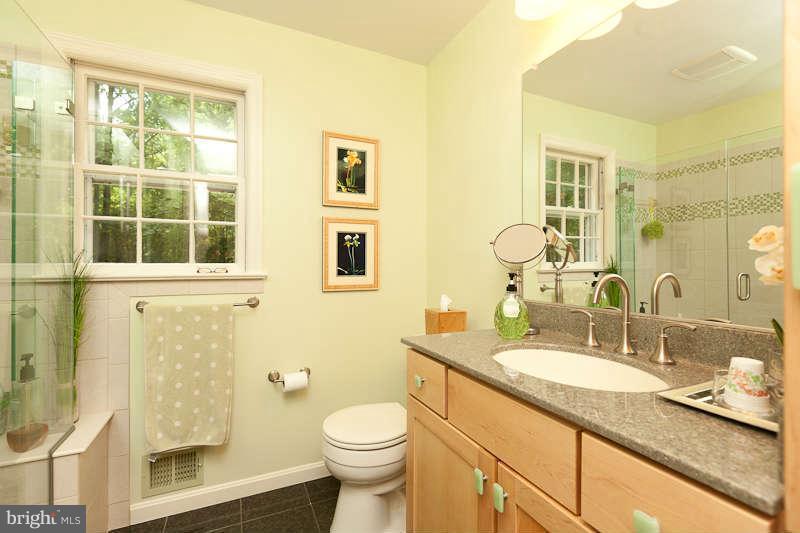 470 Ednor Road Ashton, MD 20861 - Photo 25 of 30 Bath