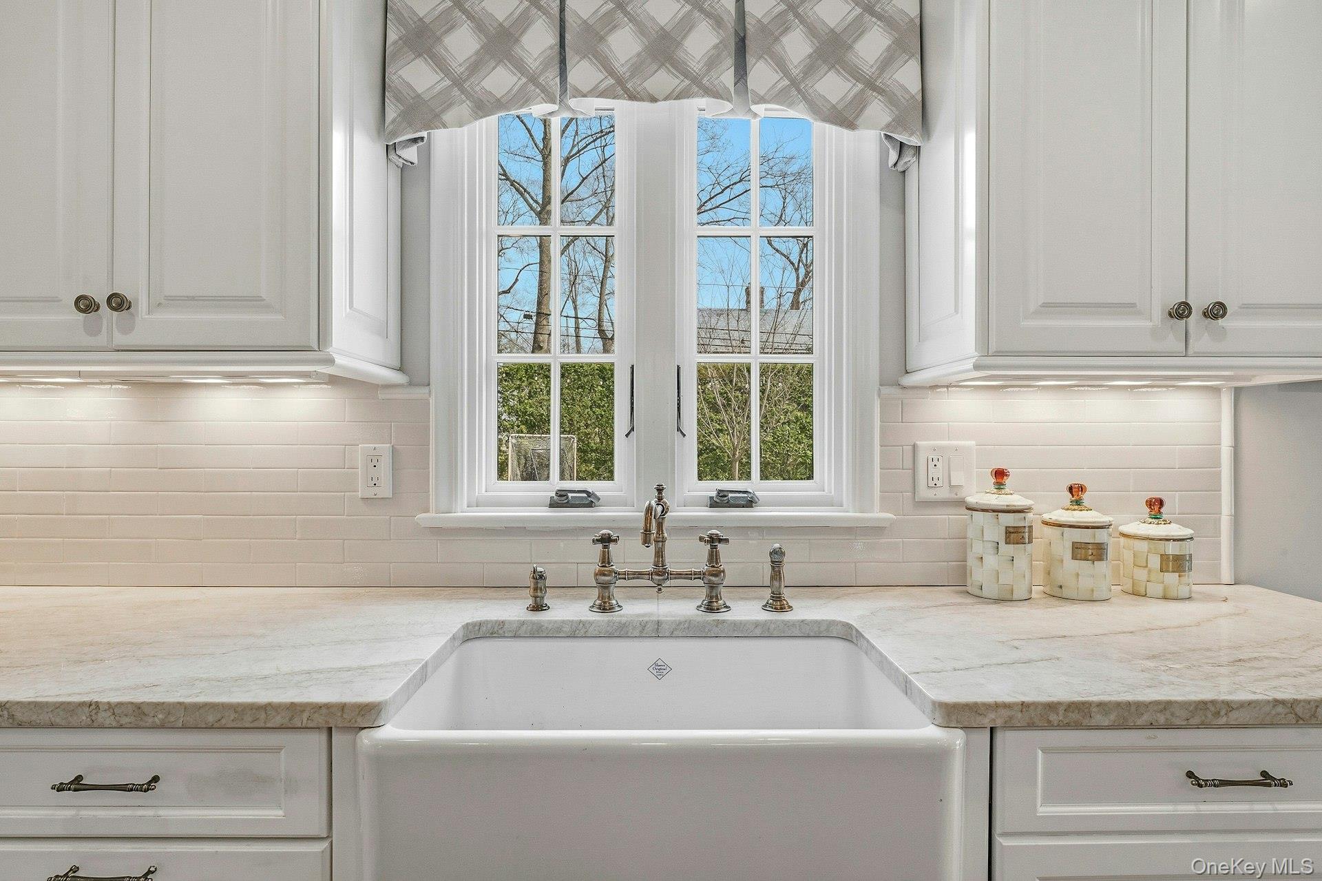 106 Thayer Road Manhasset, NY 11030 - Photo 17 of 40