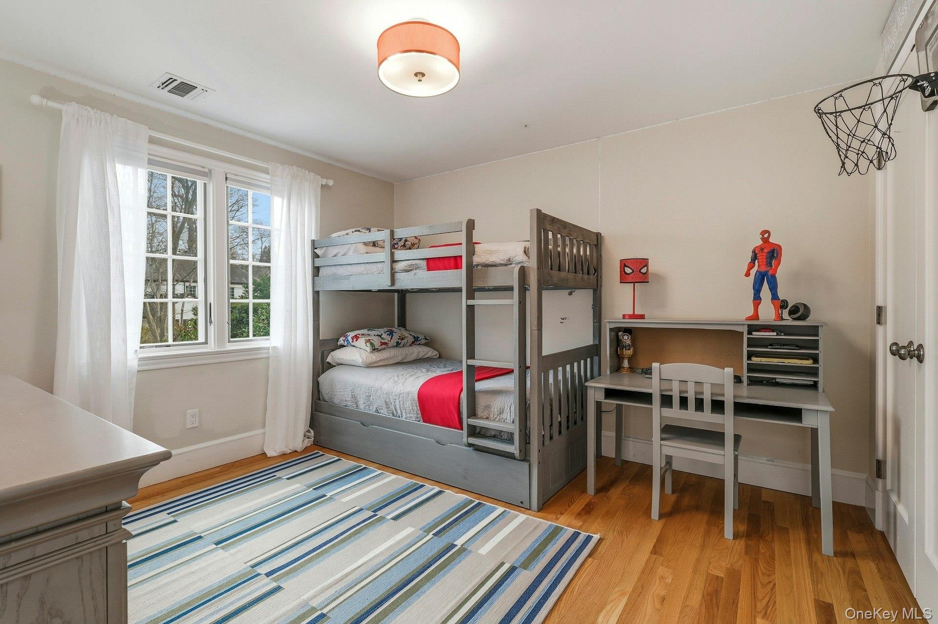 106 Thayer Road Manhasset, NY 11030 - Photo 27 of 40