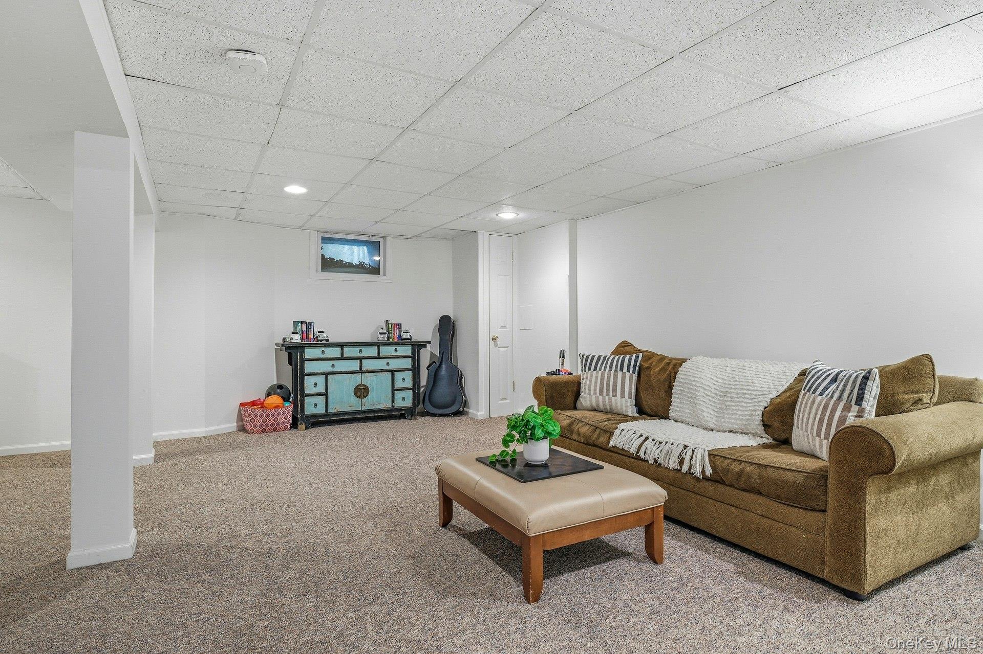 106 Thayer Road Manhasset, NY 11030 - Photo 32 of 40