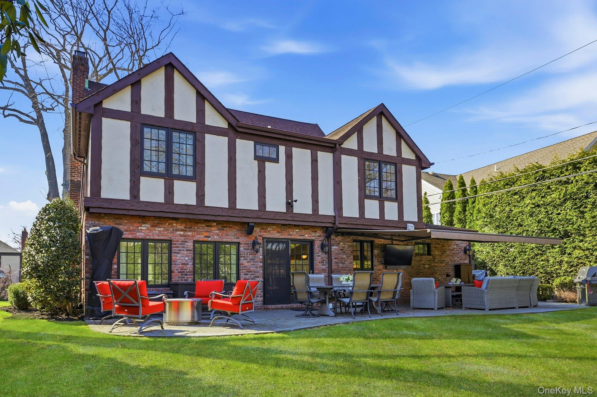 106 Thayer Road Manhasset, NY 11030 - Photo 35 of 40