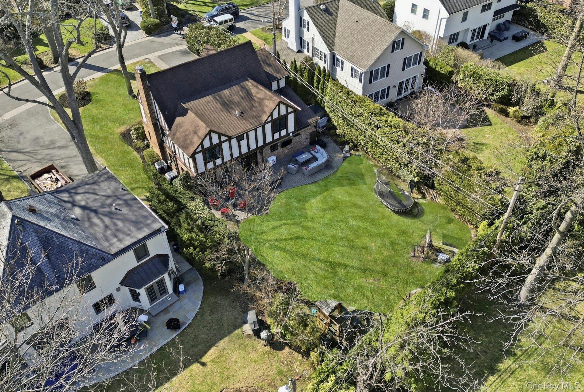 106 Thayer Road Manhasset, NY 11030 - Photo 39 of 40