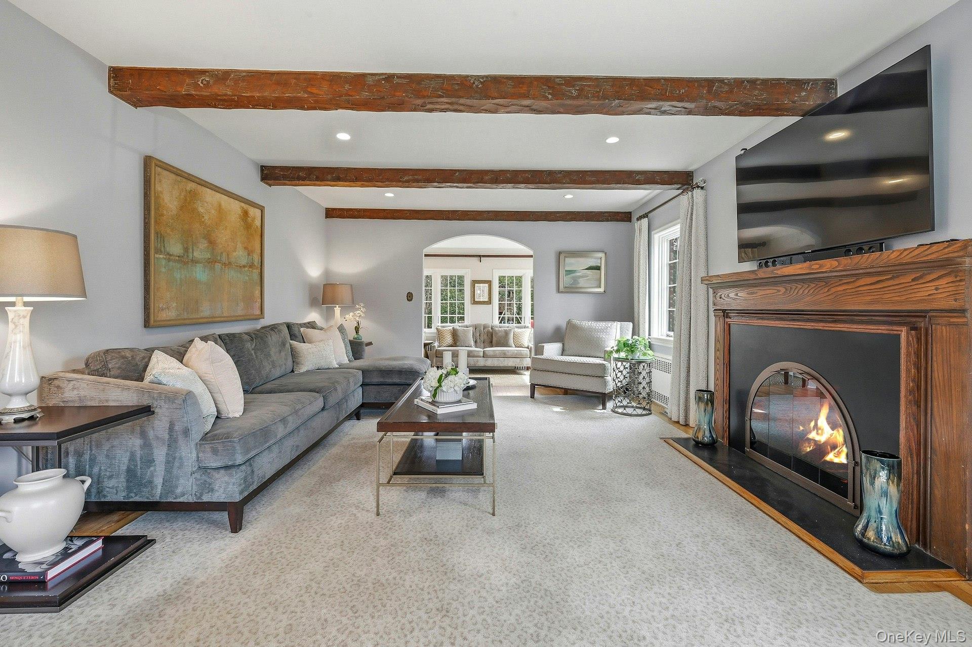 106 Thayer Road Manhasset, NY 11030 - Photo 7 of 40