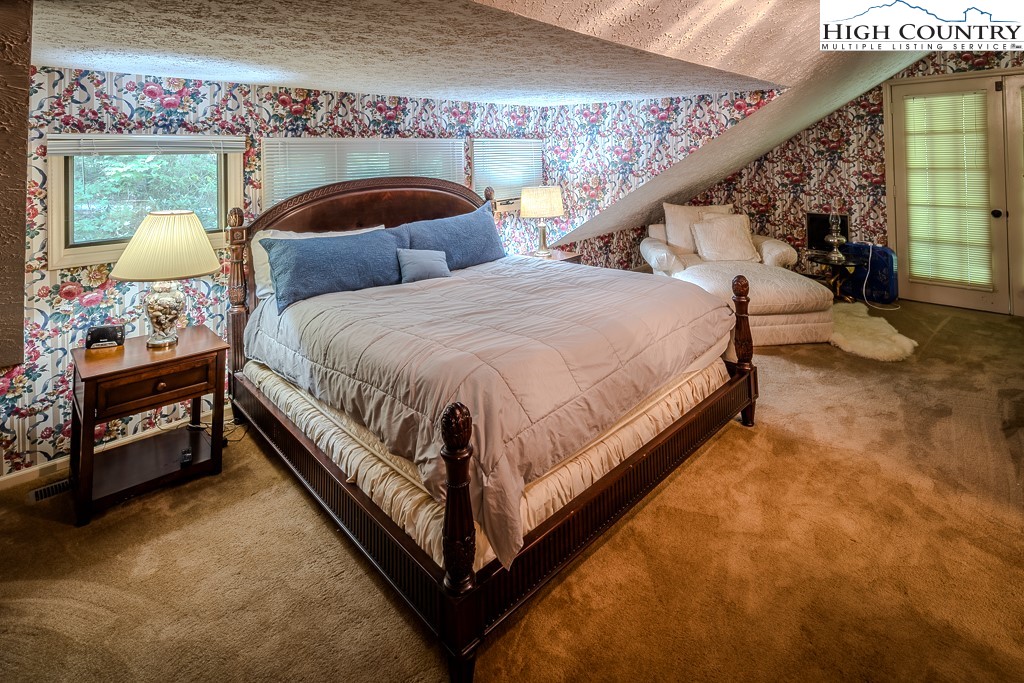 1104 Dogwood Boone, NC 28607 - Photo 17 of 36