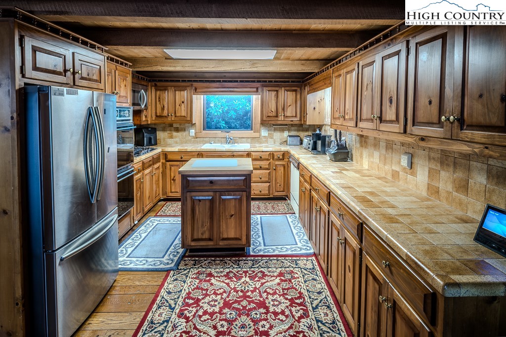 1104 Dogwood Boone, NC 28607 - Photo 6 of 36