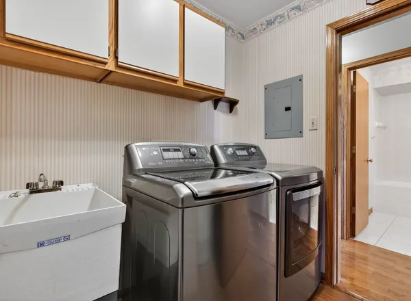 $240,000 | 7545 Sheridan Drive, Unit 23D, Willowbrook, IL 60527