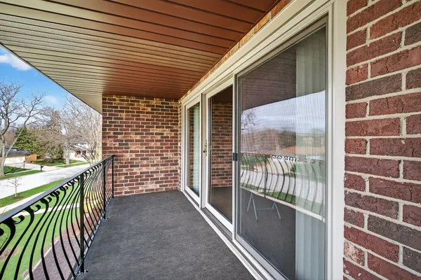 $240,000 | 7545 Sheridan Drive, Unit 23D, Willowbrook, IL 60527