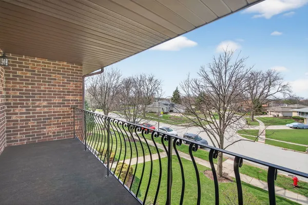 $240,000 | 7545 Sheridan Drive, Unit 23D, Willowbrook, IL 60527
