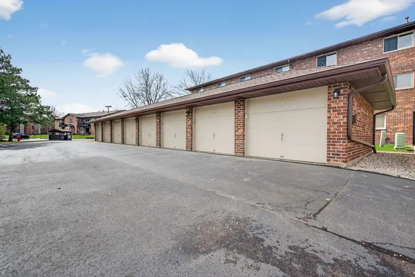 $240,000 | 7545 Sheridan Drive, Unit 23D, Willowbrook, IL 60527