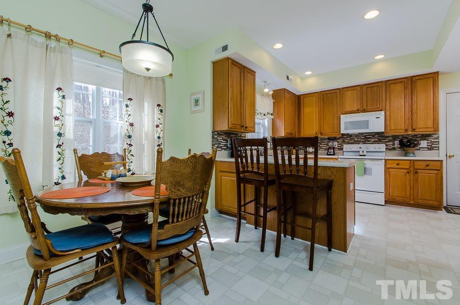 8227 Willow Bend Lane Raleigh, NC 27613 - Photo 8 of 22 Gallery Image 8
