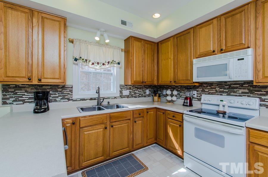 8227 Willow Bend Lane Raleigh, NC 27613 - Photo 9 of 22 Gallery Image 9