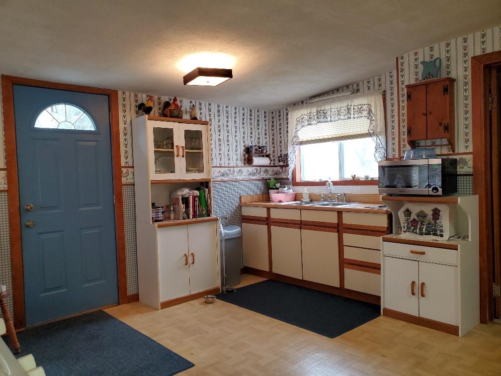 3520 East River Road Mount Pleasant, MI 48858 - Photo 3 of 32 1897553-2.JPG