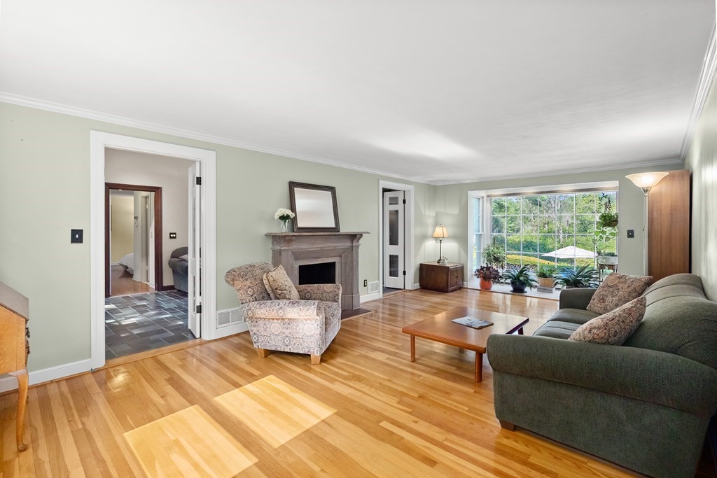 29 Snake Brook Road Wayland, MA 01778 - Photo 5 of 25 Gallery Image 5
