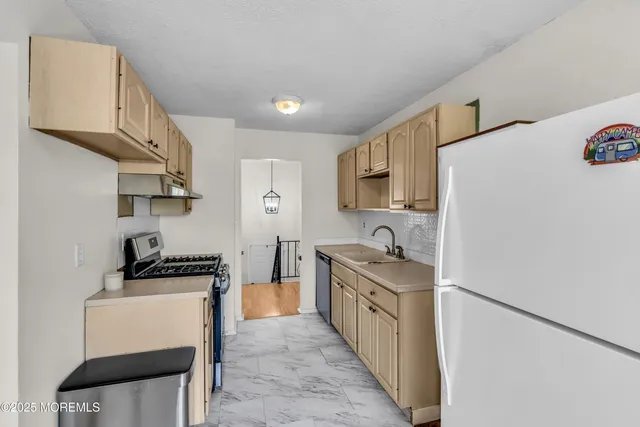 $449,000 | 6 Robin Road, Unit 1000, Howell, NJ 07731