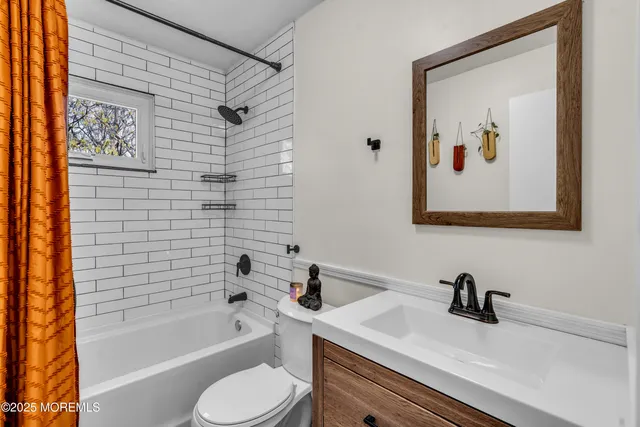 $449,000 | 6 Robin Road, Unit 1000, Howell, NJ 07731