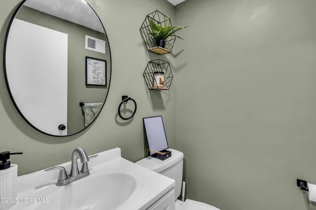 $449,000 | 6 Robin Road, Unit 1000, Howell, NJ 07731