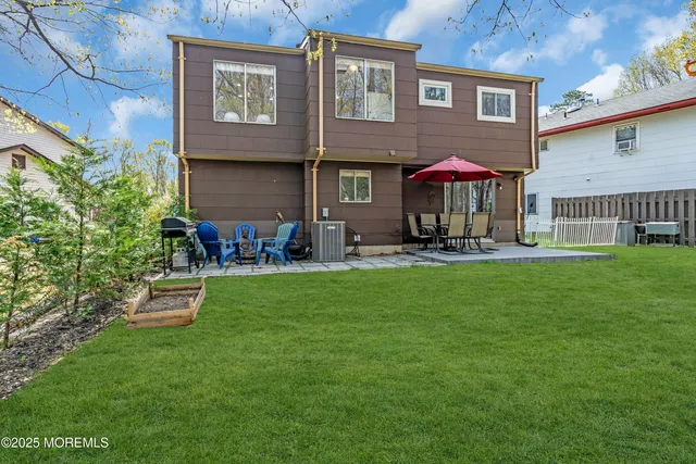 $449,000 | 6 Robin Road, Unit 1000, Howell, NJ 07731