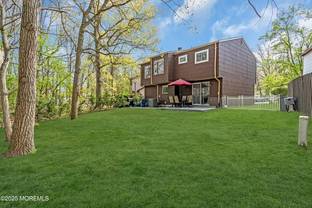 $449,000 | 6 Robin Road, Unit 1000, Howell, NJ 07731