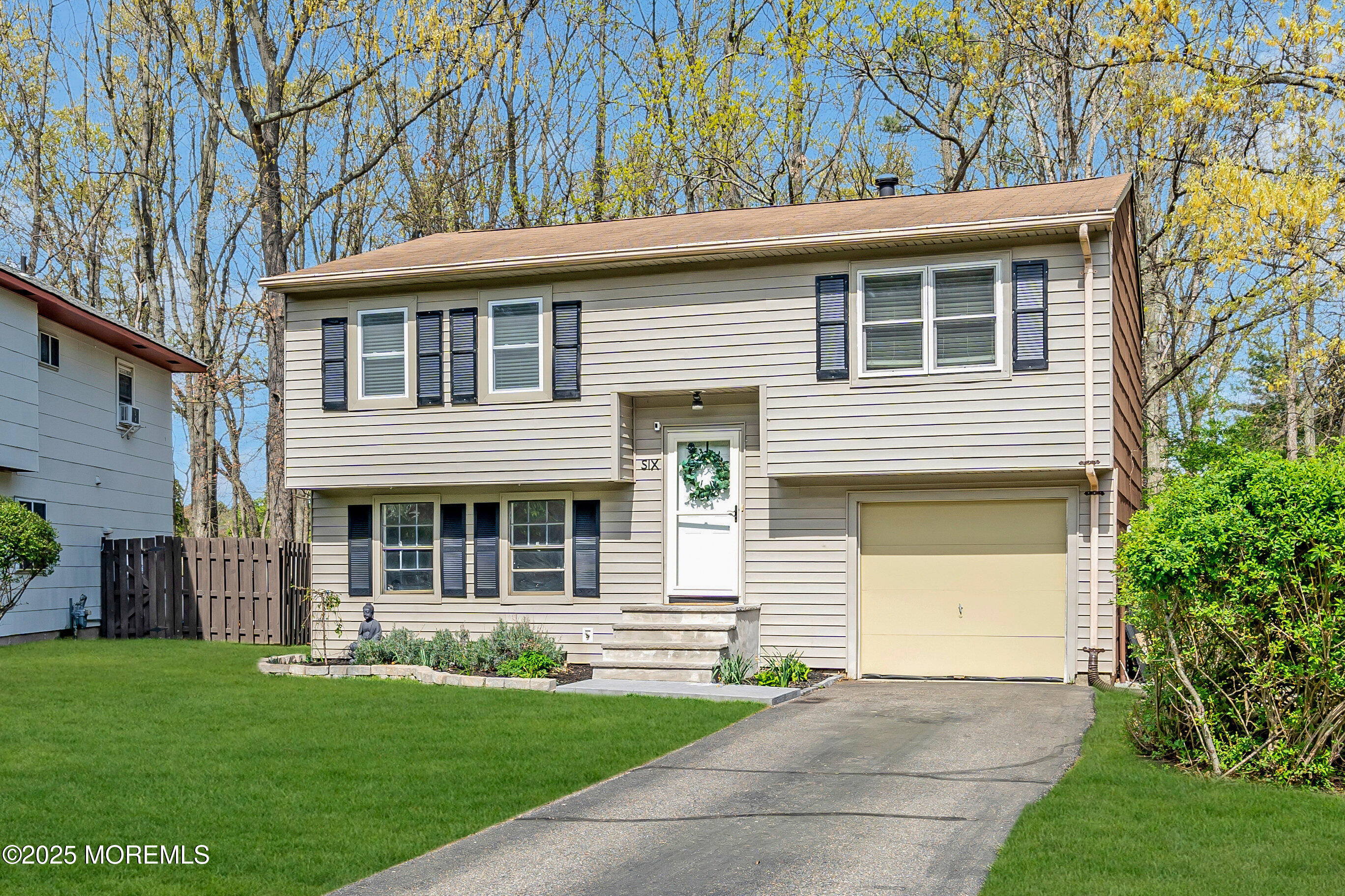 6 Robin Road, Unit 1000 Howell, NJ 07731 - Photo 5 of 39 5 _ 003_dsc08984-1b_897