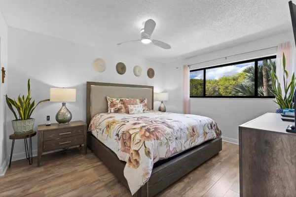 $236,900 | 15492 Lakes Of Delray Boulevard, Unit 203, Delray Beach, FL 33484