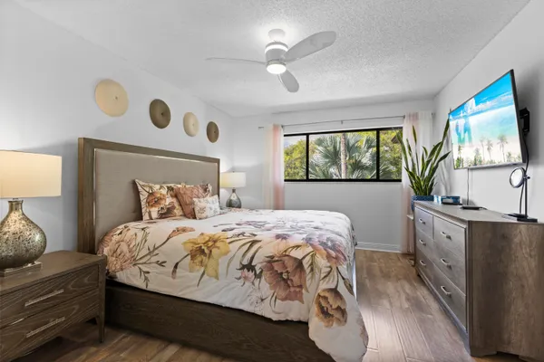 $236,900 | 15492 Lakes Of Delray Boulevard, Unit 203, Delray Beach, FL 33484