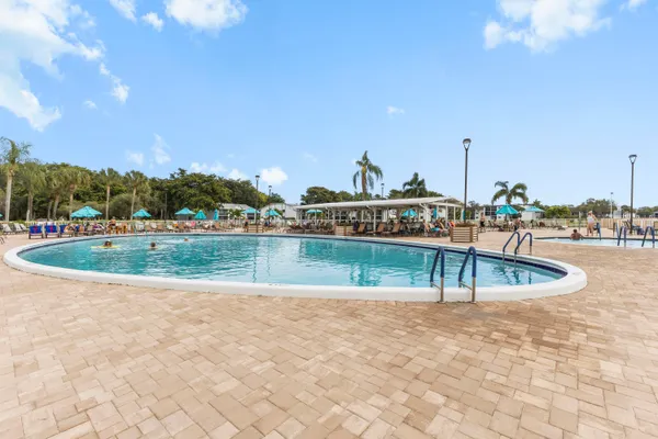 $236,900 | 15492 Lakes Of Delray Boulevard, Unit 203, Delray Beach, FL 33484