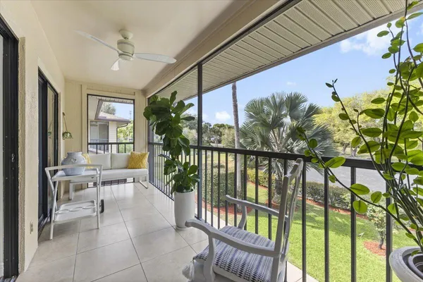$236,900 | 15492 Lakes Of Delray Boulevard, Unit 203, Delray Beach, FL 33484