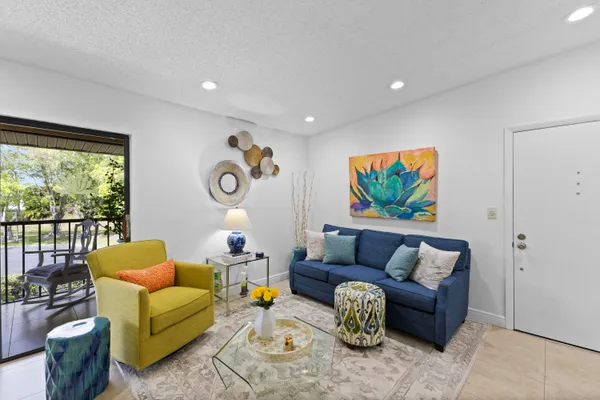 $236,900 | 15492 Lakes Of Delray Boulevard, Unit 203, Delray Beach, FL 33484