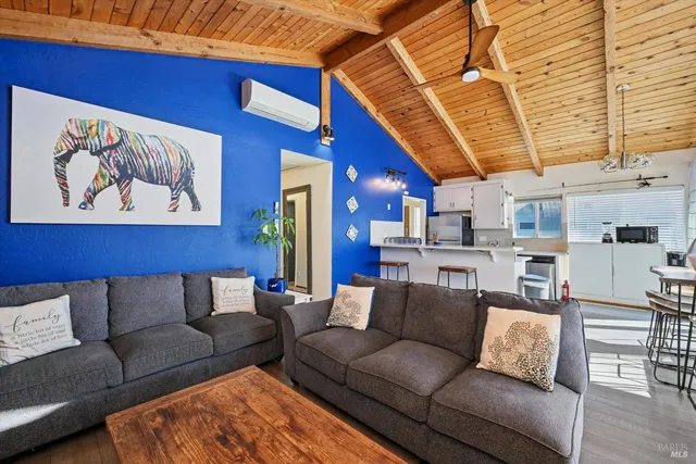 $690,000 | 13319 Lakeshore Drive, Clearlake, CA 95422