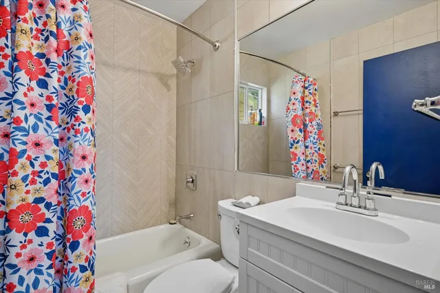 $690,000 | 13319 Lakeshore Drive, Clearlake, CA 95422