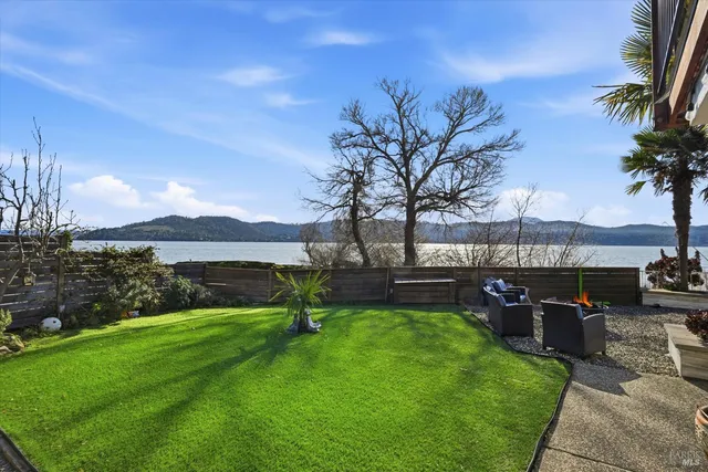 $690,000 | 13319 Lakeshore Drive, Clearlake, CA 95422