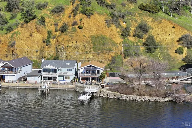 $690,000 | 13319 Lakeshore Drive, Clearlake, CA 95422