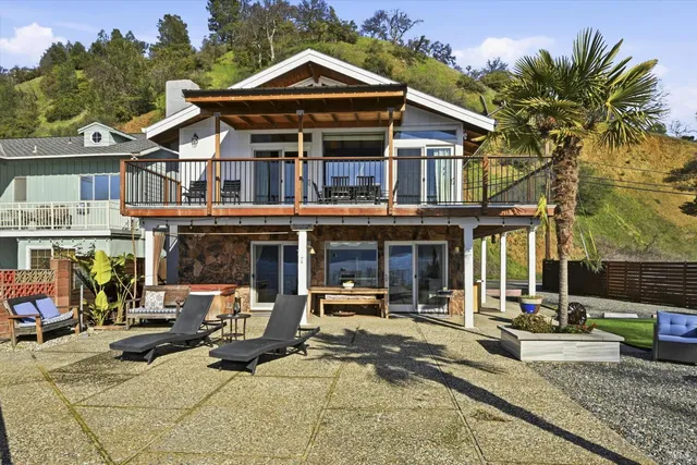 $690,000 | 13319 Lakeshore Drive, Clearlake, CA 95422