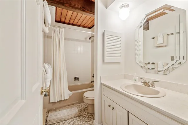 $895,000 | 120 Poor Farm Road, Alburgh, VT 05440